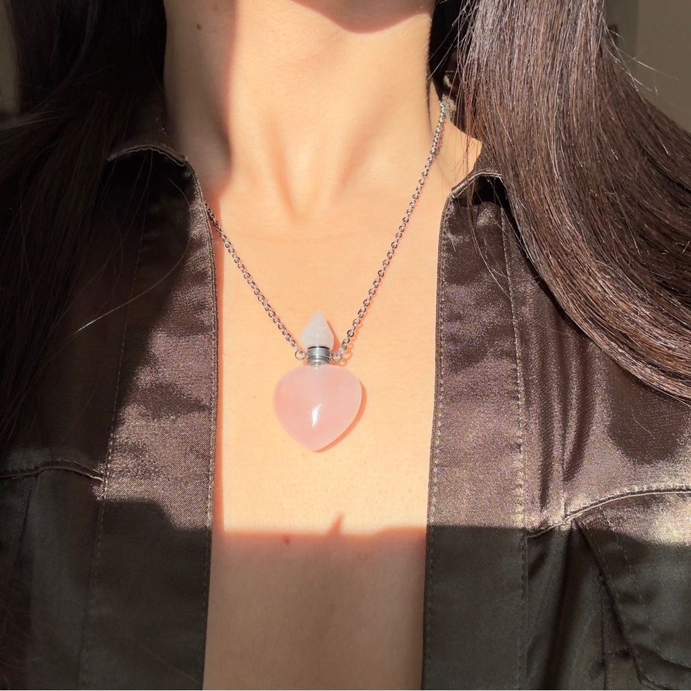 Adorable perfume bottle aromatherapy rose quartz heart shape pendant necklace